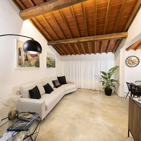 Loggia Senensis * سيينا