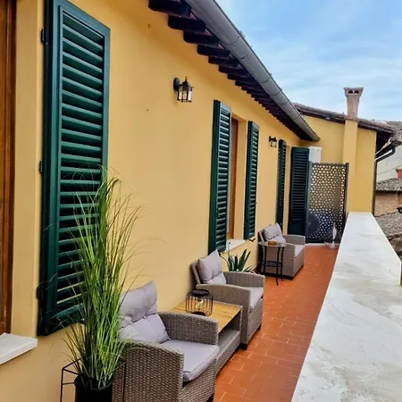 Loggia Senensis شقة